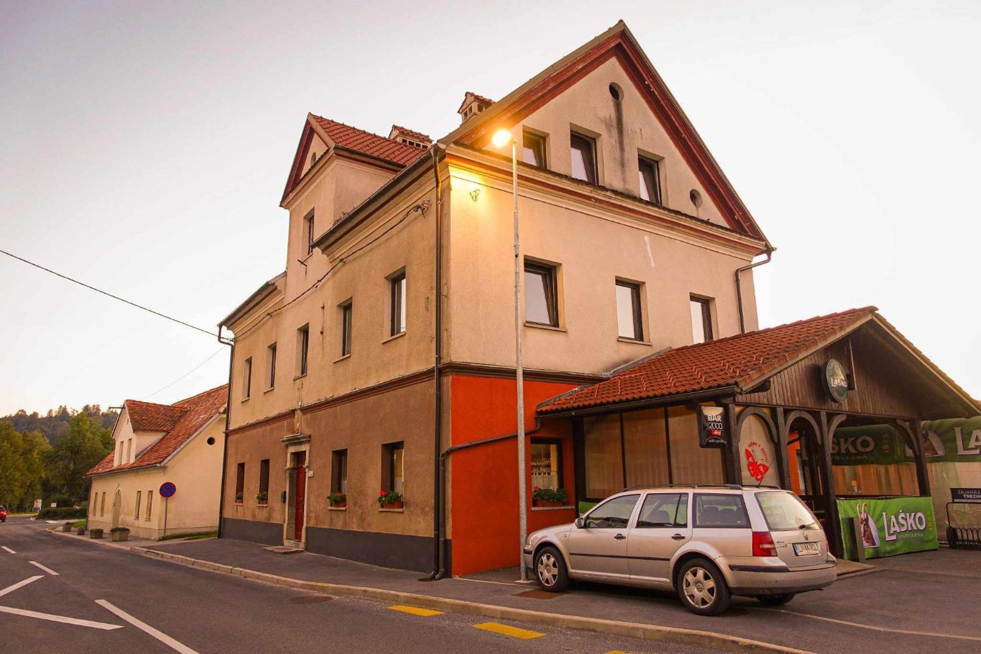 Laas Art Gallery Stari Trg pri Lozu Dış mekan fotoğraf