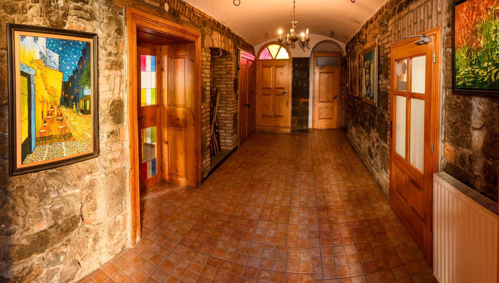 Laas Art Gallery Stari Trg pri Lozu Dış mekan fotoğraf